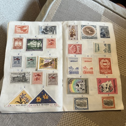 160 vintage world stamp album - vintage,